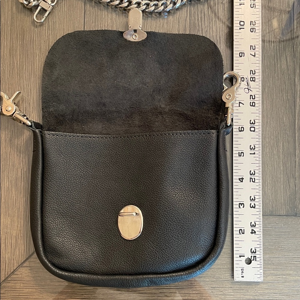 Harley Davison Black Leather Crossbody Bag with Silvertone Chain - Picture 13 of 17